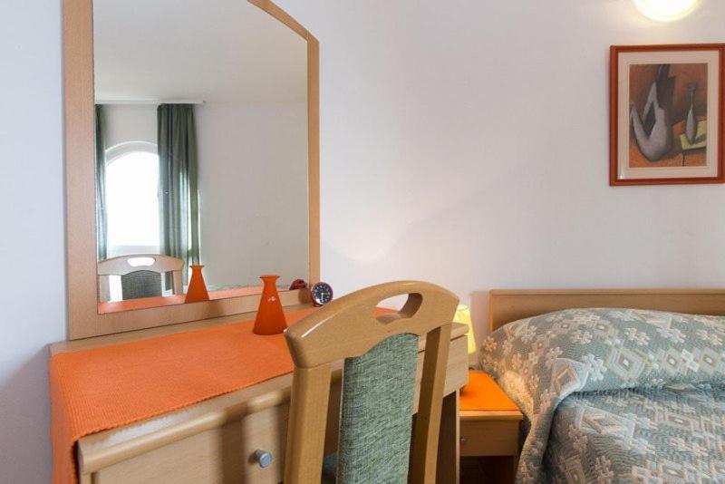 Marija F2 Apartment Крк Екстер'єр фото