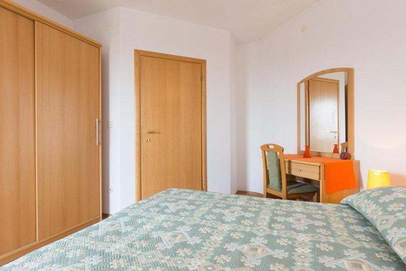 Marija F2 Apartment Крк Екстер'єр фото
